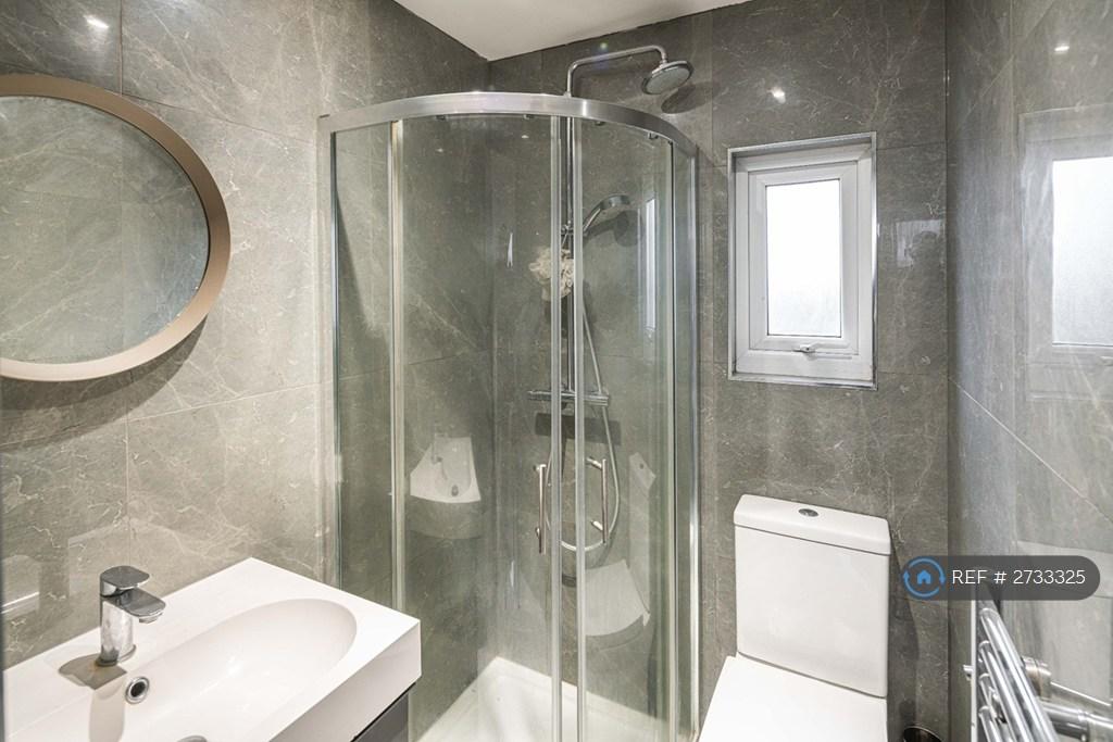 En-Suite 7