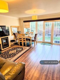 4 bedroom terraced house to rent, Farthings Close, Pinner, HA5