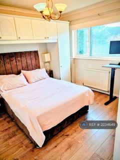 4 bedroom terraced house to rent, Farthings Close, Pinner, HA5