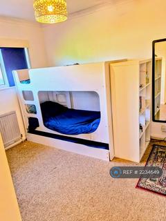4 bedroom terraced house to rent, Farthings Close, Pinner, HA5