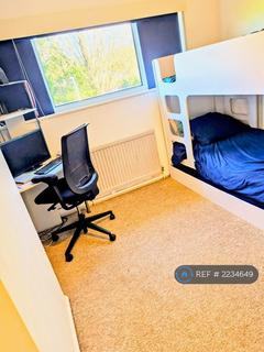 4 bedroom terraced house to rent, Farthings Close, Pinner, HA5
