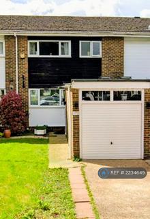 4 bedroom terraced house to rent, Farthings Close, Pinner, HA5