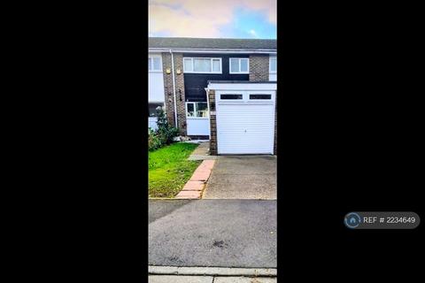 4 bedroom terraced house to rent, Farthings Close, Pinner, HA5