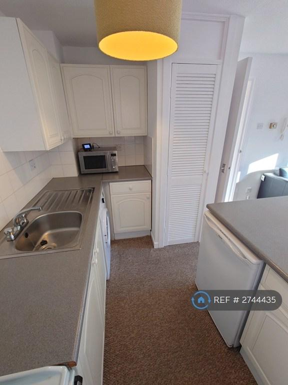 Kitchen With Frost-Free Fridge And Freezer