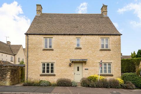 4 bedroom terraced house to rent, Station Road, Kemble, GL7