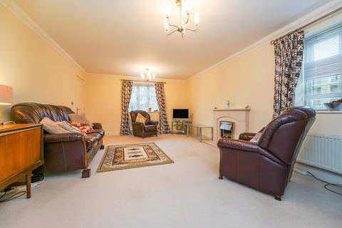 4 bedroom terraced house to rent, Station Road, Kemble, GL7