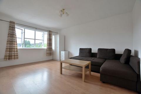 Studio to rent, Verona Close, Uxbridge, UB8