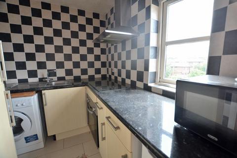 Studio to rent, Verona Close, Uxbridge, UB8