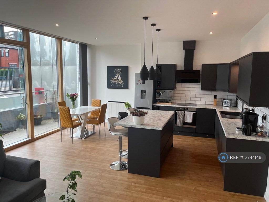 Kitchen / Dining