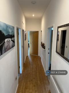 2 bedroom flat to rent, Warwickgate House, Old Trafford, Manchester, M16