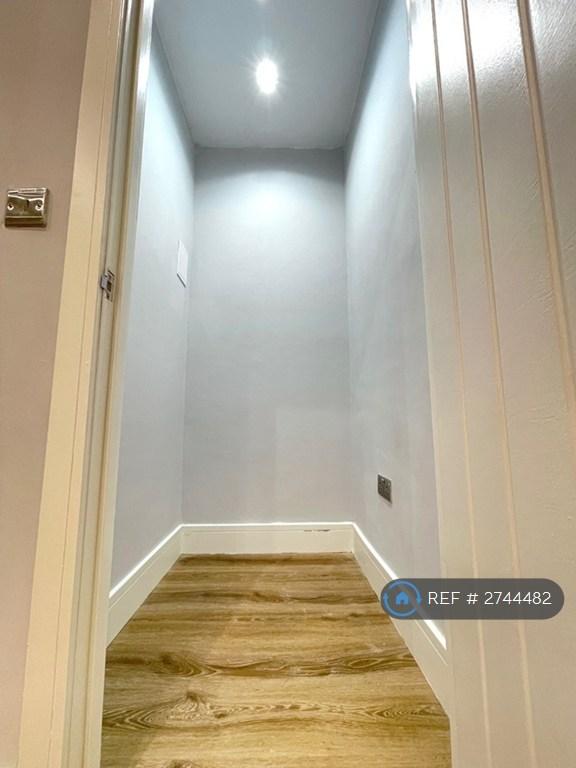 Walk In Wardrobe