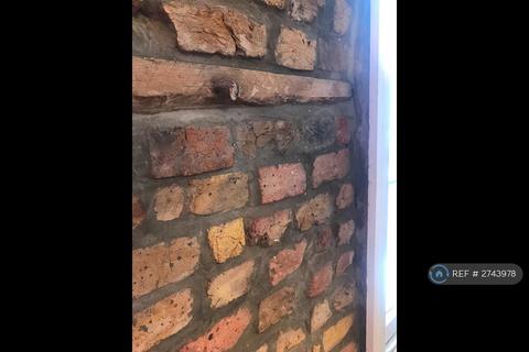 2 bedroom flat to rent, Hinton Road, London, SE24