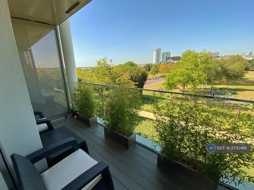 Lower Floor Balcony Overlooking The Park