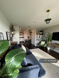 2 bedroom flat to rent, Parkside Court, London, E16