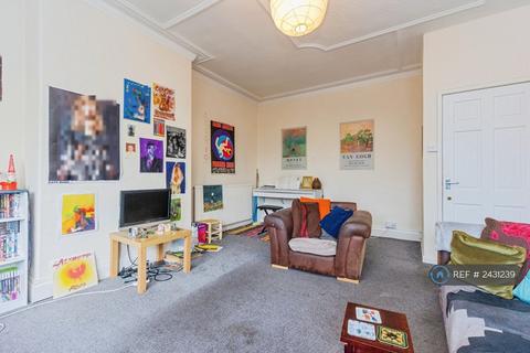 4 bedroom flat to rent, West Didsbury, Manchester, M20