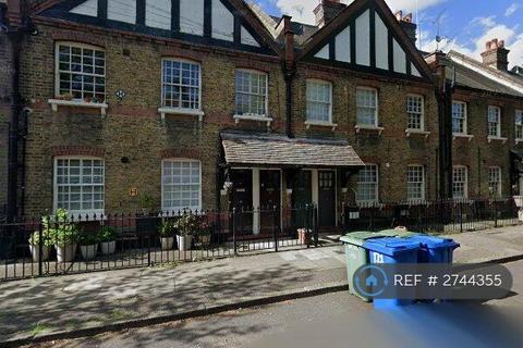 2 bedroom maisonette to rent, Merrow Street, London, SE17