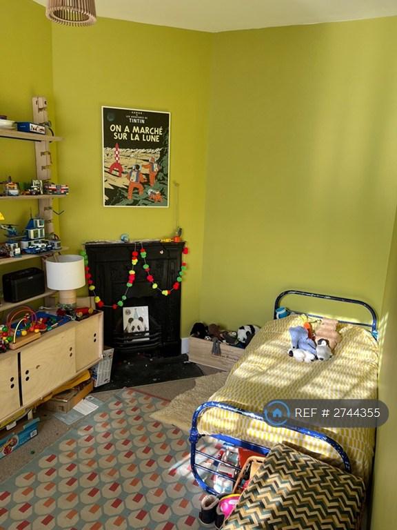 Second Bedroom (Styled As Kids' Room)