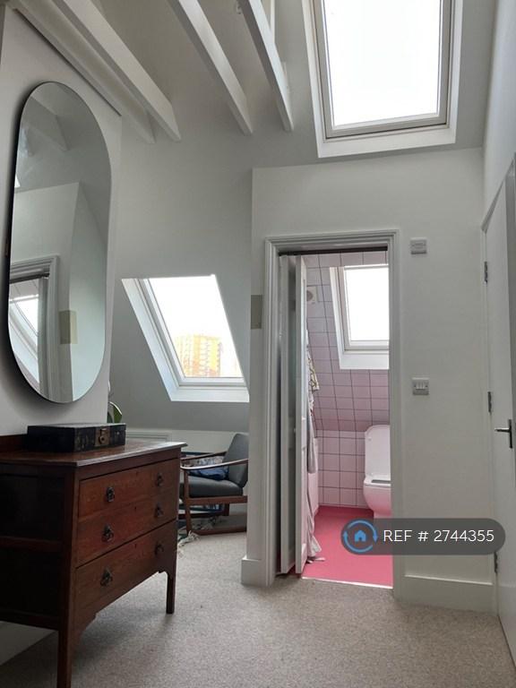 Master Bedroom (Ensuite Shower Room)