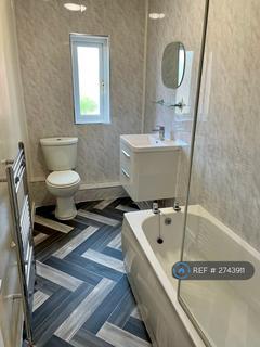 Studio to rent, Landseer Terrace, Leeds, LS13