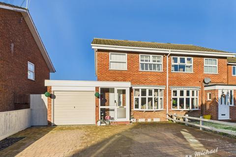 3 bedroom semi-detached house for sale, Ashford Close, Aylesbury