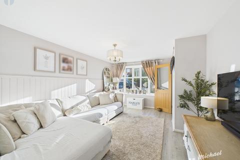 3 bedroom semi-detached house for sale, Ashford Close, Aylesbury