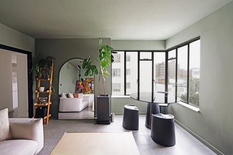 2 bedroom flat for sale, Pullman Court XV, London SW2