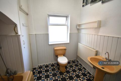 2 bedroom flat to rent, Saunders Street, Southport, PR9