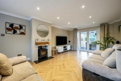 undefined, Nuthatch Close, Rowlands Castle