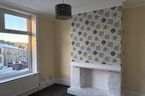 3 bedroom terraced house to rent, Skipton Road, Colne BB8