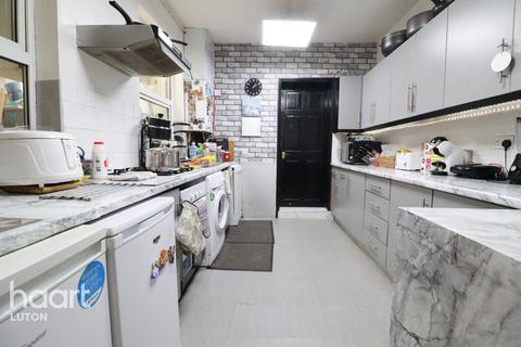 3 bedroom terraced house for sale, Ashton Road, Luton
