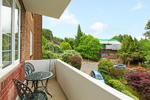 3 bedroom flat to rent, Finchley Road, Hampstead, NW3