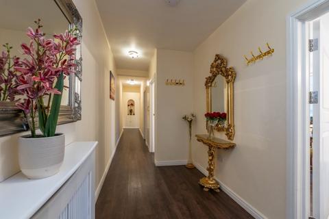 3 bedroom flat to rent, Finchley Road, Hampstead, NW3