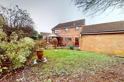 4 bedroom detached house for sale, Boyce Crescent, Milton Keynes MK7
