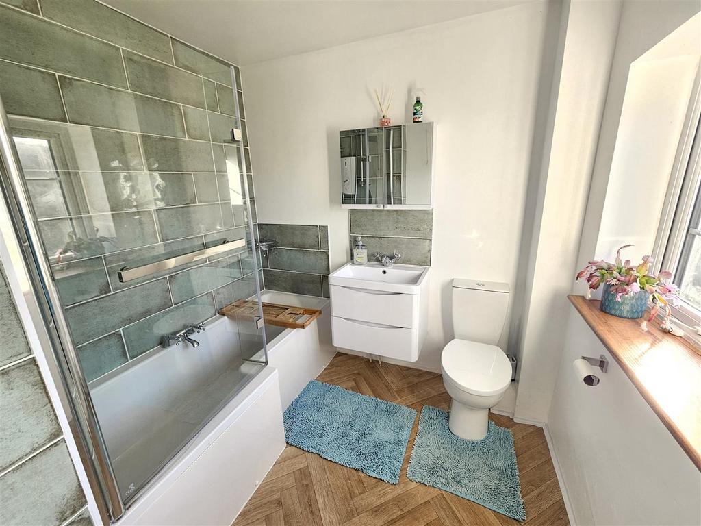 Bathroom.jpg