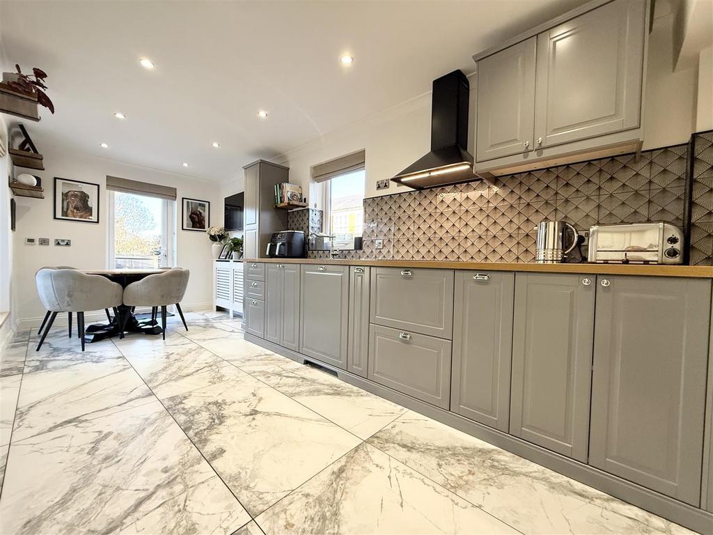 Dining Kitchen