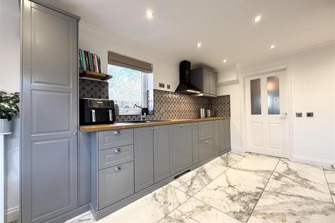 3 bedroom semi-detached house for sale, Meadow Gardens, Aylestone Park LE2