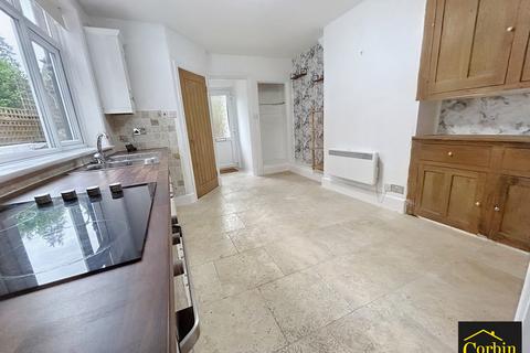 Studio to rent, Ashridge Parade Wimborne Road, Bournemouth, BH10 7