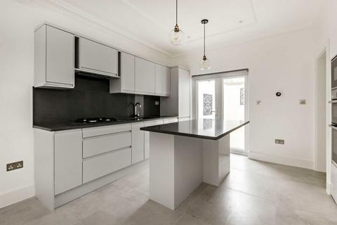 3 bedroom semi-detached house to rent, Warwick Grove, Surbiton KT5