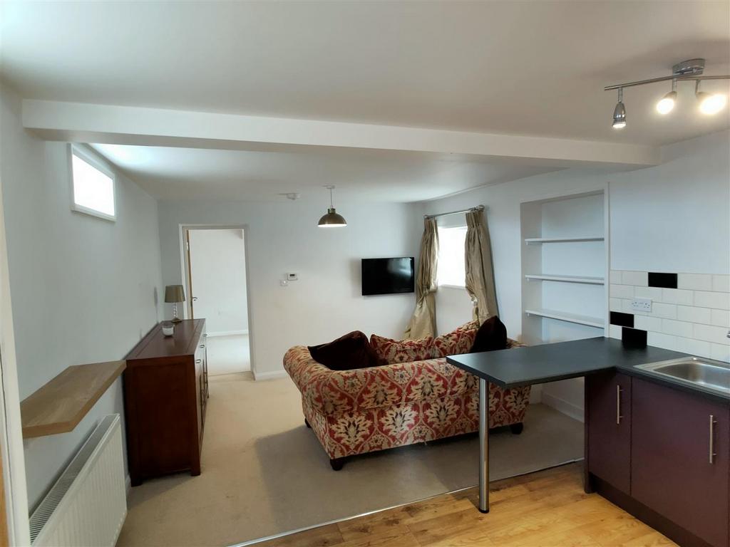 Open Plan Living Room / Kitchen