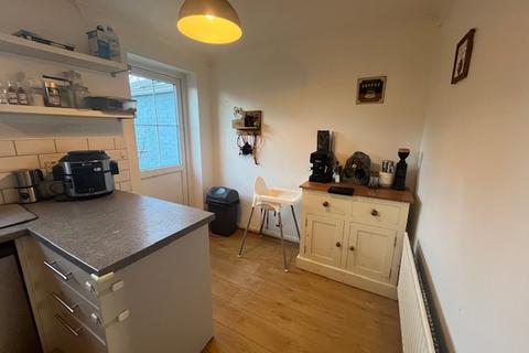 2 bedroom semi-detached house to rent, The Bartletts, Hamble