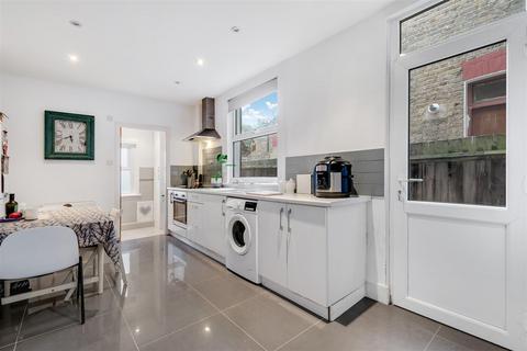 1 bedroom flat to rent, Boundary Road, Colliers Wood SW19
