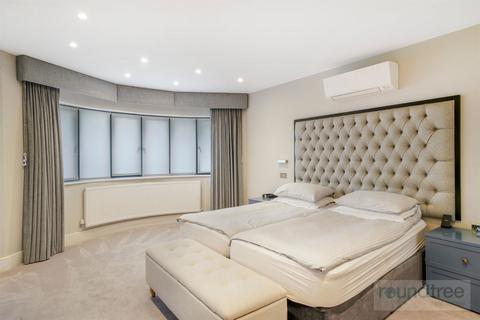 6 bedroom detached house for sale, Danescroft Gardens, Hendon NW4