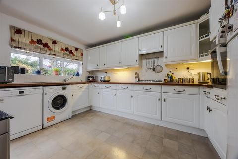 4 bedroom detached house for sale, Walnut Way, Messingham