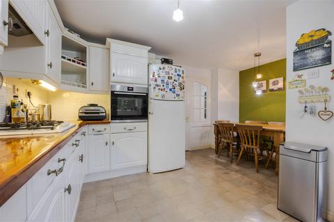4 bedroom detached house for sale, Walnut Way, Messingham