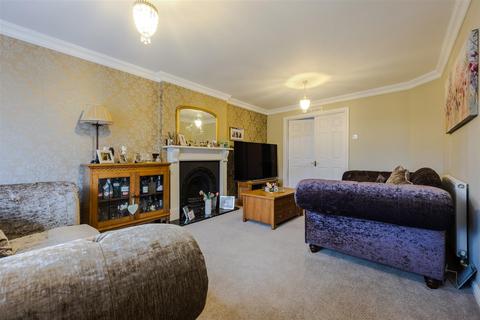 4 bedroom detached house for sale, Walnut Way, Messingham