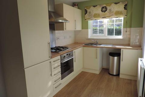 3 bedroom semi-detached house to rent, Broomes Park, Chadderton, Oldham