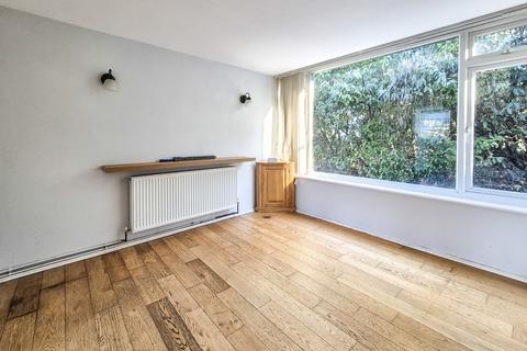 3 bedroom terraced house to rent, The Seeleys, Essex CM17