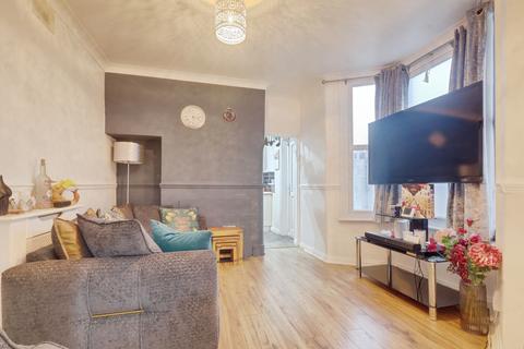 1 bedroom apartment for sale, Park Street, Westcliff-on-sea, SS0