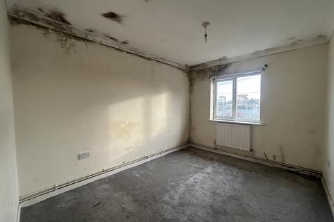 undefined, Flat 3, 55 Oxford Road, Clacton-On-Sea, Essex CO15 3TD