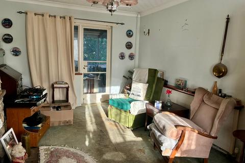 3 bedroom semi-detached house for sale, Anslow Gardens, Iver SL0
